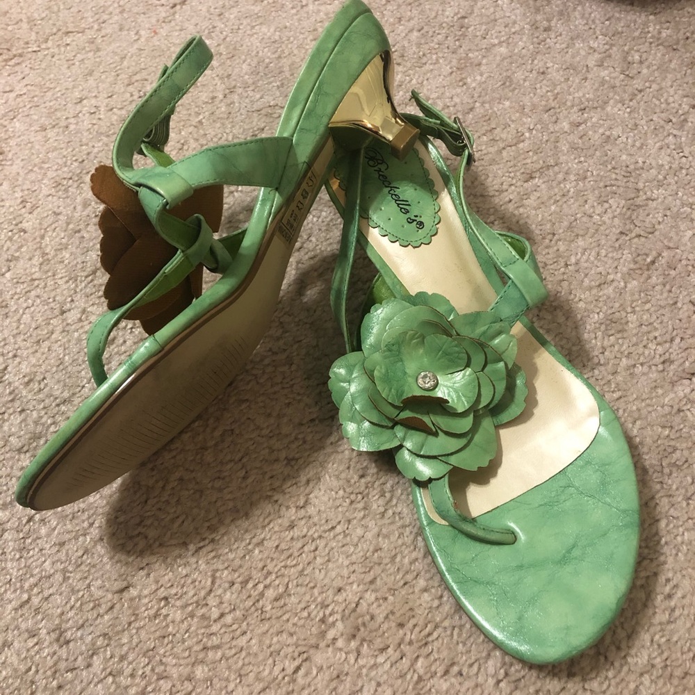 Kitten heel sandals